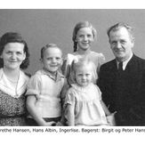 Grethe og Peter Hansen samt børn 1946