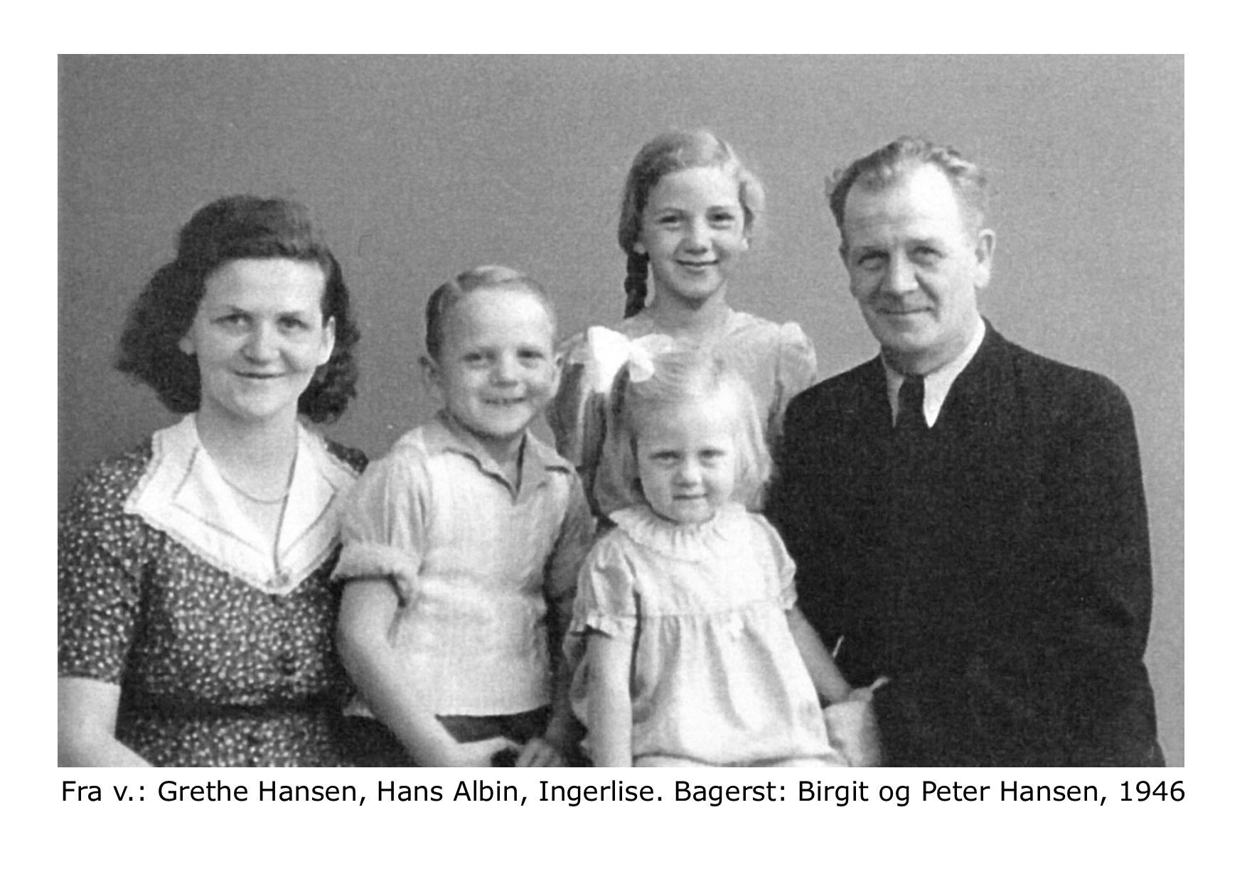 Grethe og Peter Hansen samt børn 1946
