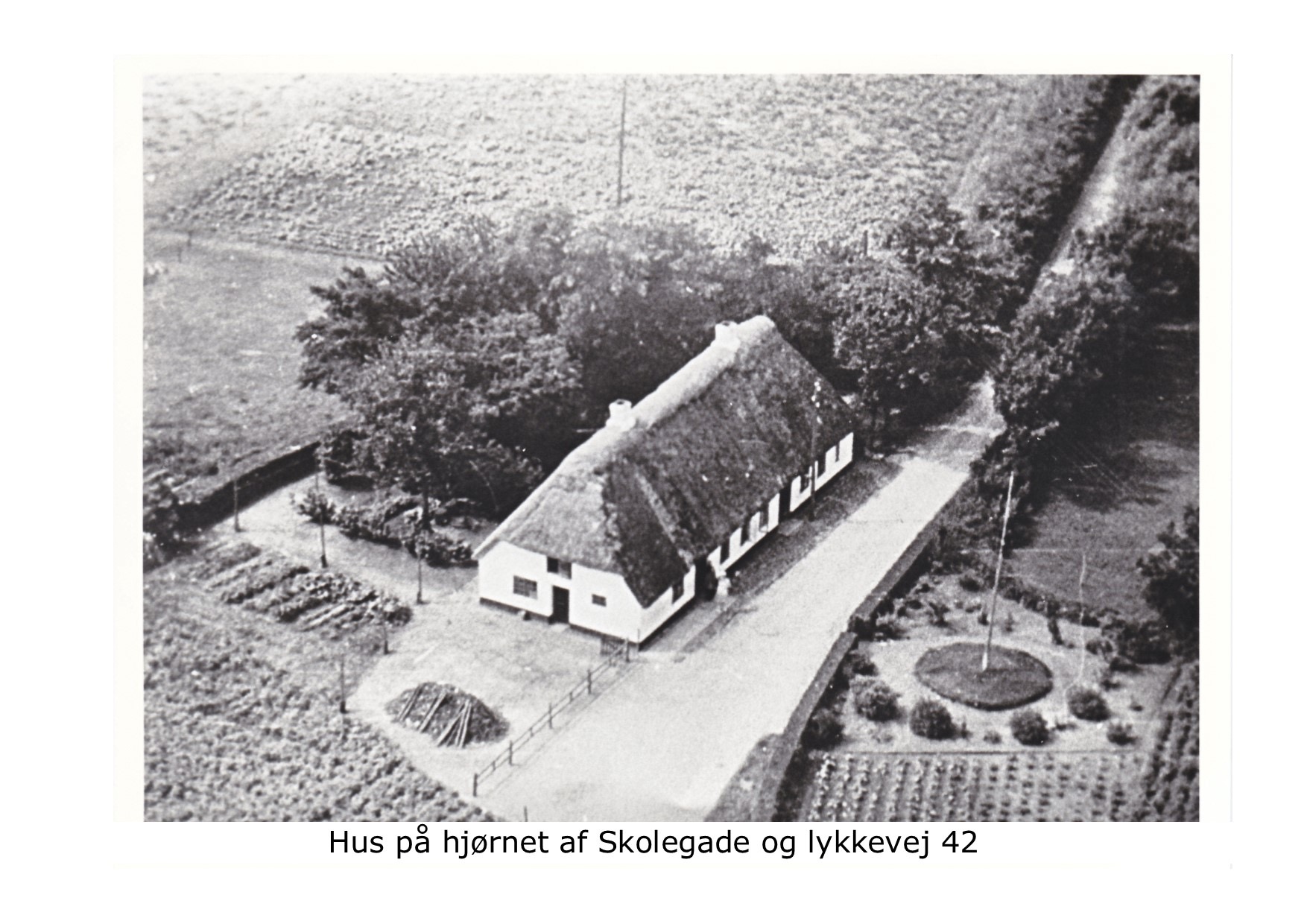 Hus på hjørnet af Skolegade og Lykkevej 42 