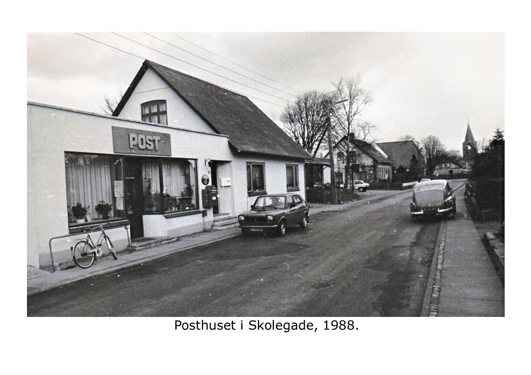 Posthus i Skolegade - nedlæggelse af fjernevarmerør 1988 