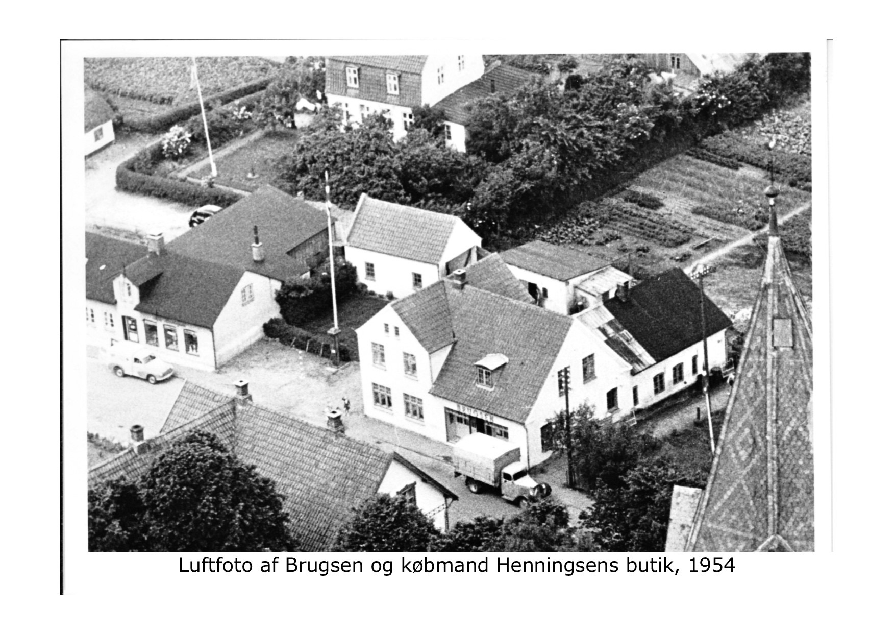 Luftfoto Brugsen- Købmandsbutik