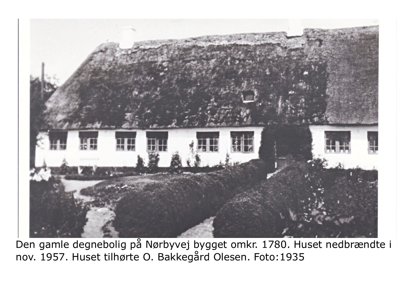 Den gamle degnebolig - nedbrændt 1957 - foto 1935 