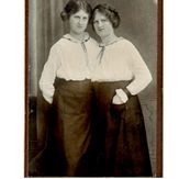 Søstrene Anna og Cicilie Kock 